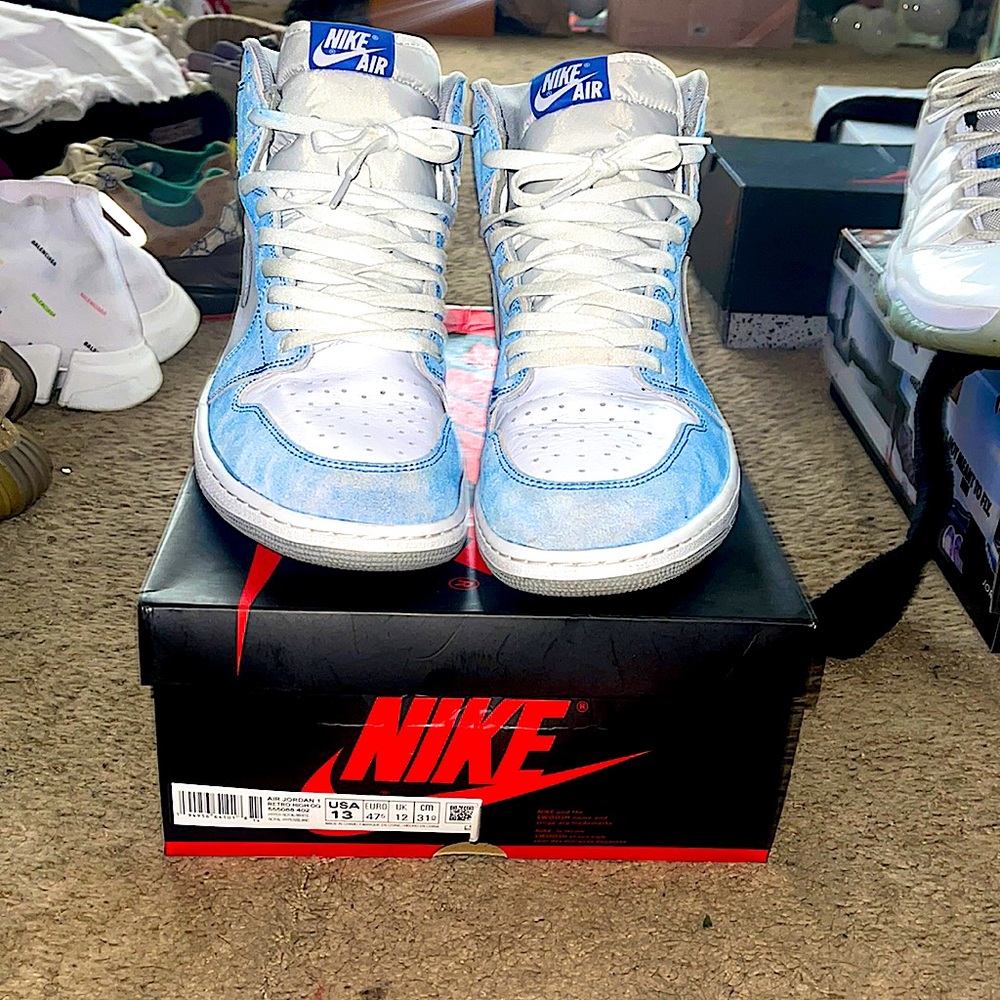 Selling: air Jordan 1 Retro high og,color: hyper royal/white,size 13…